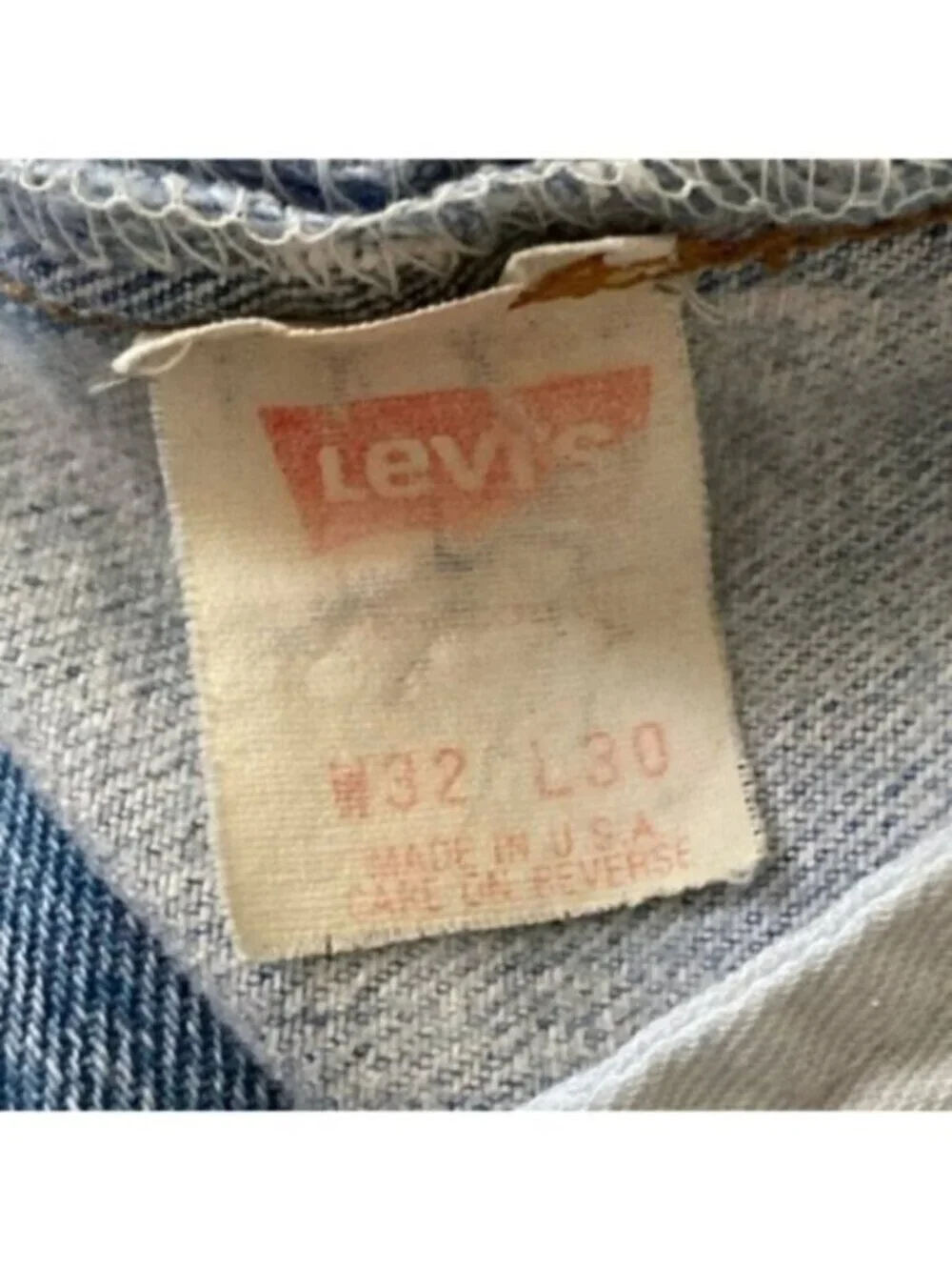 Levis 501 Jeans Mens 32 x 30 Lt Blue Cotton Button Fly Batwing Distress USA VTG